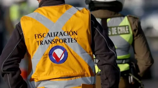 Restricción vehicular: revisa las patentes que no podrán circular este viernes 12 de junio La medida regirá de lunes a viernes, a excepción de feriados, entre las 07:30 y 21:00 horas en las calles de la provincia de Santiago y en las comunas de San Bernardo y Puente Alto.