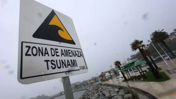 SHOA descarta tsunami en Chile tras fuerte sismo 5.3 en el norte El movimiento fue percibido entre las regiones de Atacama y Metropolitana: "Hasta el momento no se registran daños a personas o estructuras", dijo Senapred.