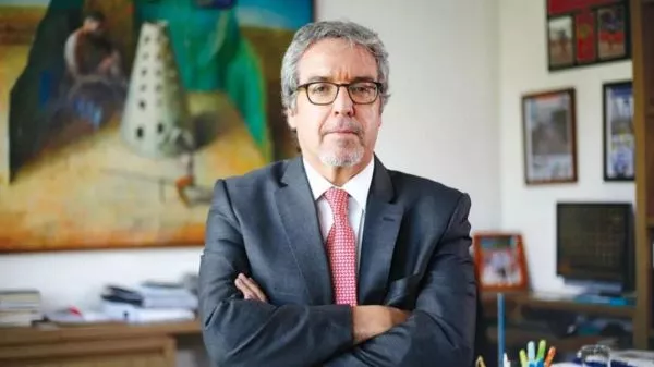 Gobierno respalda a embajador Zaliasnik: “La investigación no modifica decisiones” "Esto es una investigación que se ha iniciado recién, y somos muy respetuosos del Ministerio Público y los tribunales de Justicia", dijo el canciller Pérez Mackenna sobre la indagatoria que vincularía al diplomático con Luis Hermosilla.