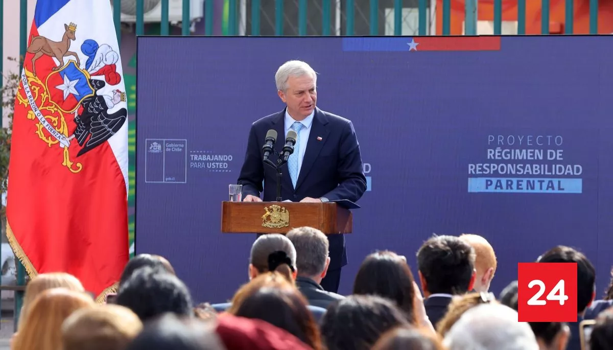 #Política 

Presidente Kast firma proyecto de ley que fortal