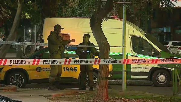 Hombre en situación de calle falleció tras ser apuñalado en Ñuñoa: hay un detenido El presunto homicida mantiene antecedentes penales, aunque ninguno de ellos pendiente.