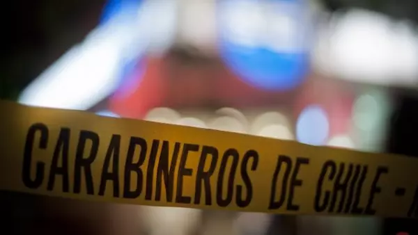 Tres personas detenidas durante operativo en La Reina: una tenía orden de expulsión vigente Además, se cursaron 13 infracciones al tránsito y cuatro infracciones a locales que expenden bebidas alcohólicas.
