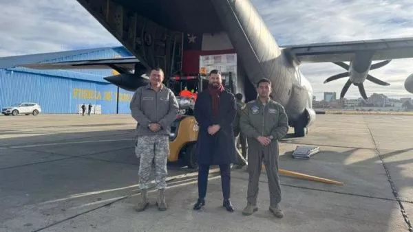 Chile envía nuevo cargamento de ayuda humanitaria a Bolivia: "Hacemos un llamado al diálogo" "Seguiremos ayudando al Gobierno de Bolivia y al pueblo boliviano en esta situación", señaló el canciller Francisco Pérez Mackenna.