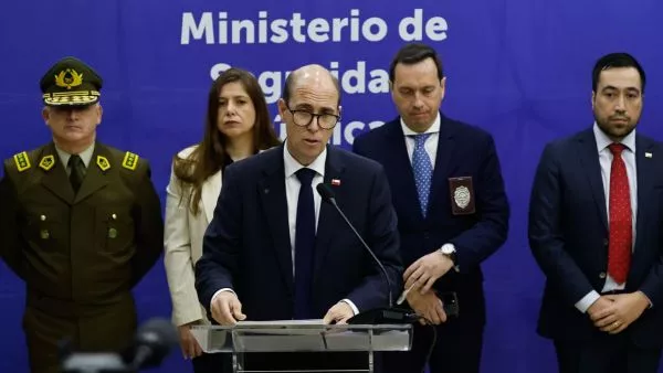 Gobierno informa baja en homicidios, robos violentos e ingresos irregulares: "El país todavía está lejos de recuperar la tranquilidad" "Seguiremos trabajando para que estas cifras sigan mejorando semana a semana", indicó el ministro de Seguridad Pública, Martín Arrau.
