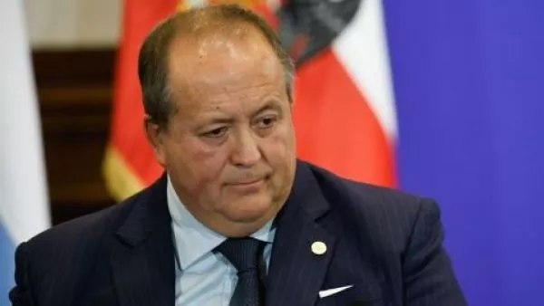 Fiscal Valencia y denuncias por ingreso masivo de niños haitianos de 2023 y 2026: “No son exactamente los mismos hechos” El fiscal nacional se refirió a los dichos del exdirector del Servicio Nacional de Migraciones, Luis Thayer.
