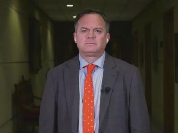 Senador Walker y eventual tráfico de niños migrantes en 2025