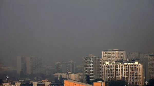 Declaran preemergencia ambiental para este miércoles en la región Metropolitana Las autoridades han solicitado tomar las precauciones necesarias al momento de salir de su hogar o realizar alguna actividad física durante la jornada.