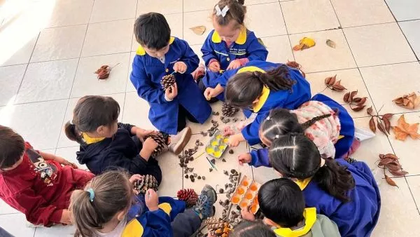 De Puente Alto a Iberoamérica: el jardín infantil chileno que transforma basura en educación El Jardín Infantil Ernesto Pinto Lagarrigue obtuvo una mención honrosa en el Premio Iberoamericano de Innovación Educativa de la OEI.