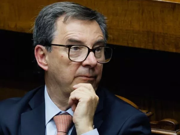 Ministro de Defensa Fernando Barros