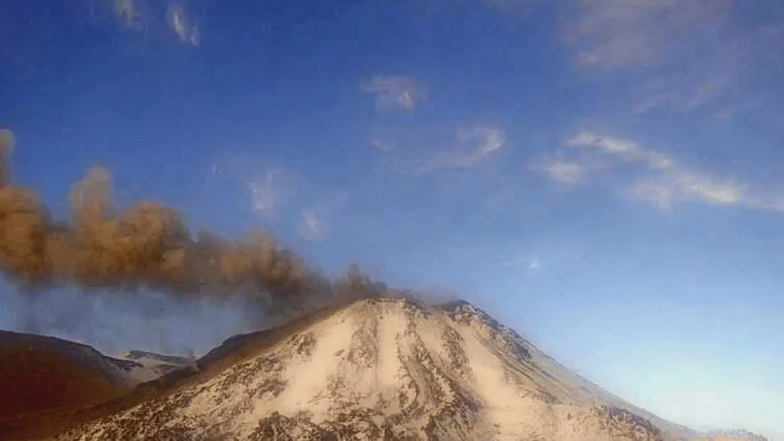 Nevados de Chillán con actividad volcánica