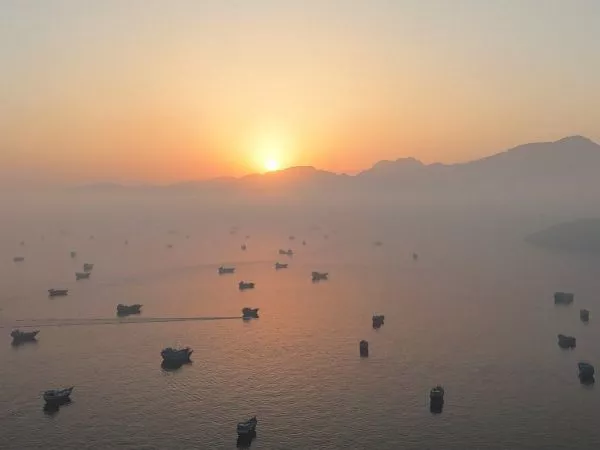 Barcos varados en el estrecho de Ormuz