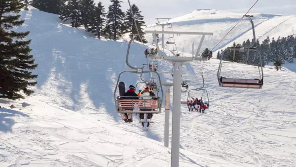Temporada de invierno traerá más de 1.700 nuevos empleos: comercio, logística y centros de ski lideran vacantes A días del inicio oficial de la temporada, ManpowerGroup Chile proyectó nuevas vacantes laborales impulsadas por el aumento de actividad en comercio, logística y centros de montaña.