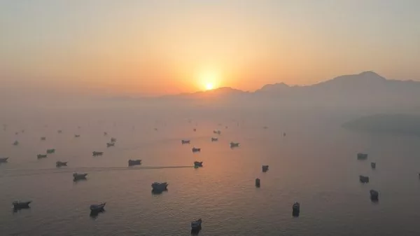 Barcos varados en el estrecho de Ormuz