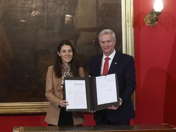 Kast firma proyecto que modifica el Sistema de Admisión Escolar
