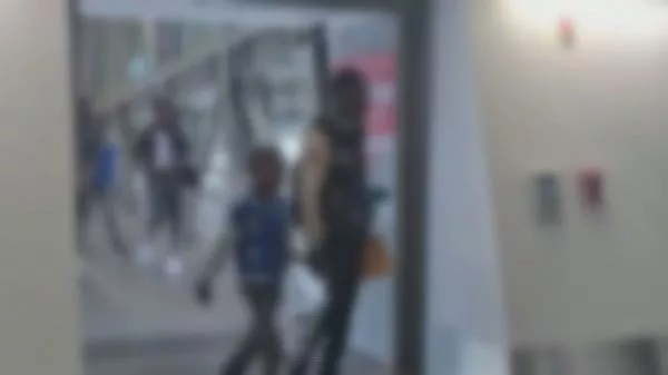 "No hice nada ilegal": el testimonio de hombre que realizó ingreso de niños desde Haití a Chile Willy Laurent, uno de los adultos sindicados en un preinforme de Contraloría, aseveró que los viajes fueron realizados con la autorización de los padres que esperan a los menores en territorio nacional.