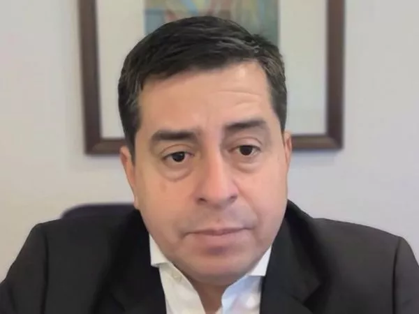 senador Araya por aprobación de legislar megarreforma de Kast