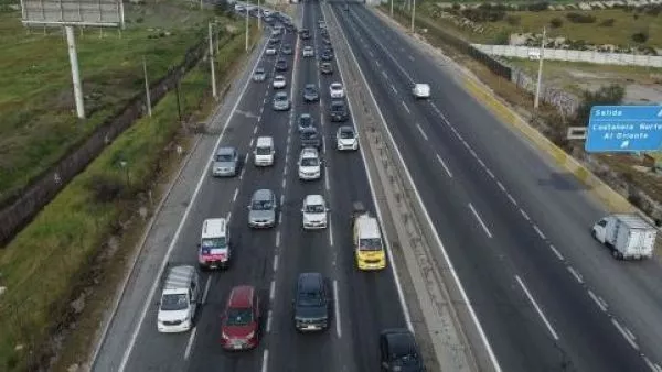 “Peaje a luca”: rutas y horarios del beneficio para este fin de semana largo Además del “peaje a luca”, el plan contempla otras medidas para enfrentar el incremento de desplazamientos, sobre todo en materia de fiscalizaciones.
