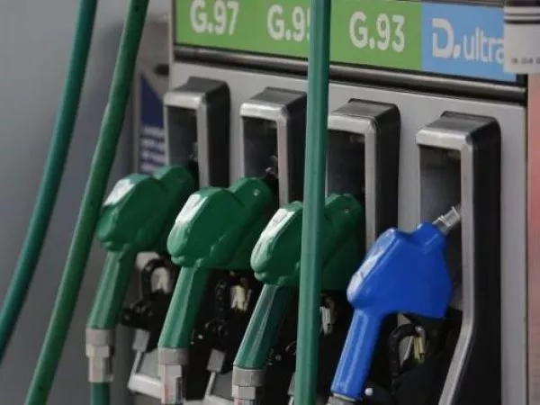 Ministro Quiroz anuncia nueva fuerte baja en los combustibles