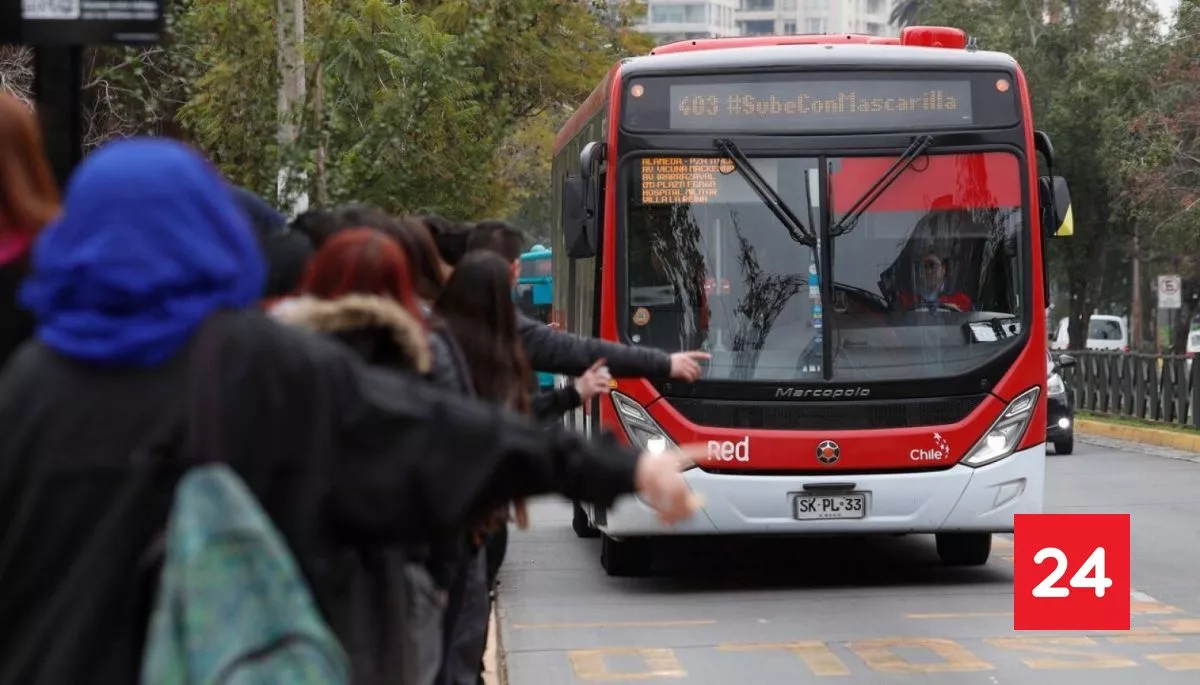 Red Movilidad refuerza recorridos de buses por partido de Copa Chile hoy