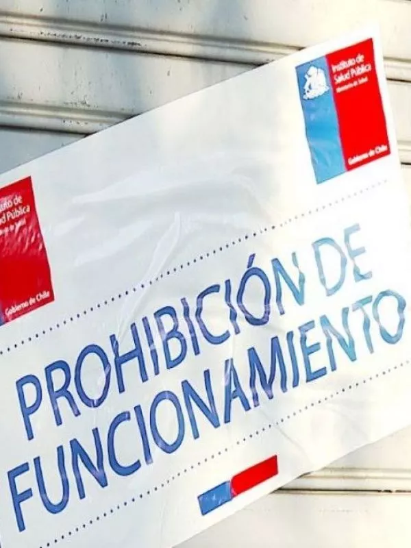 ISP prohíbe funcionamiento a locales de Farmacias Ahumada por incentivos ilegales en venta de medicamentos