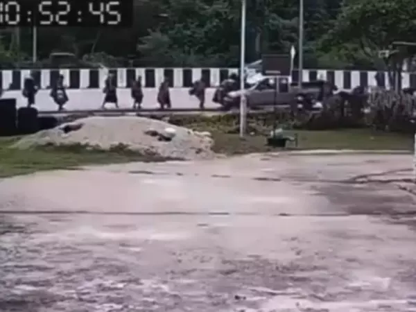 Niño de 11 años atropelló y mató a ocho monjes budistas en Tailandia