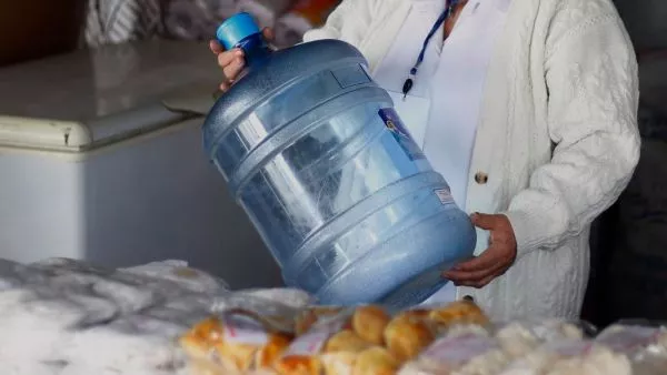 Agua potable en bidón