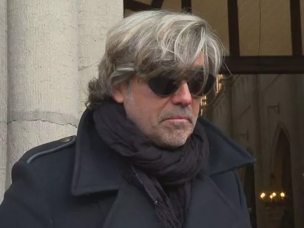 Ignacio Kliche en el velorio de su padre