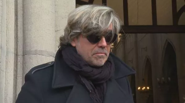 Ignacio Kliche en el velorio de su padre
