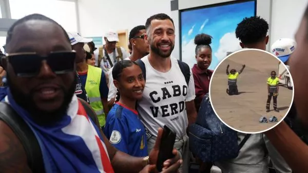 Plantel de Cabo Verde en su llegada a su país