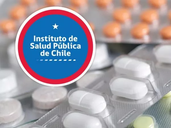 Medicamentos junto al logo del Instituto de Salud Pública