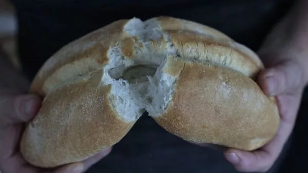 Panaderos bolivianos buscarán que la marraqueta sea declarada Patrimonio Nacional