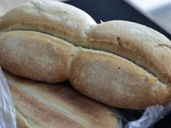 Panaderos chilenos responden a Bolivia por disputa sobre la marraqueta