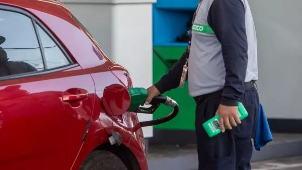 Nuevas tensiones entre EE.UU. e Irán: ¿Qué pasará con los precios de la bencina en Chile?