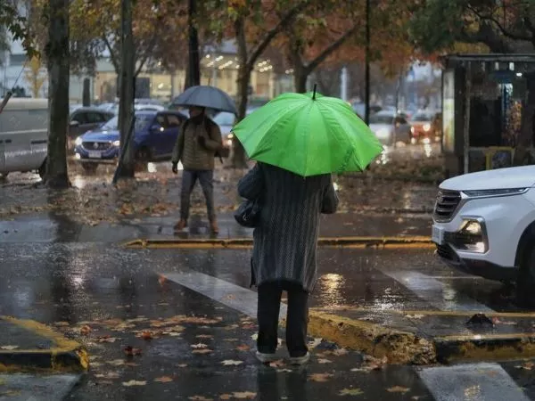 Lluvias llegarían a Santiago la próxima semana