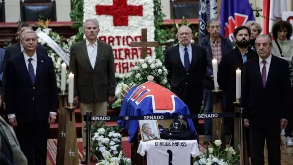 Guardia de honor a Enrique Krauss