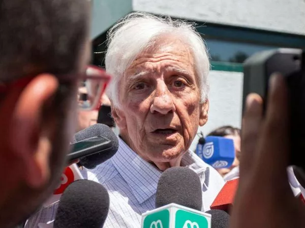 Raúl Torrealba saliendo de prisión preventiva.