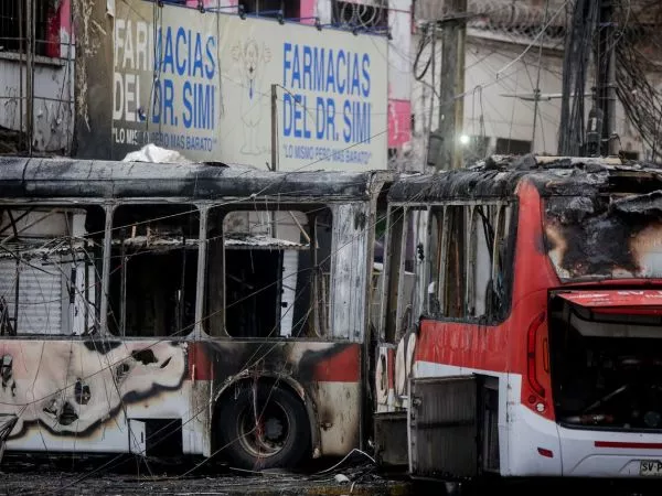 Qué se sabe del fatal choque con bus en Santiago