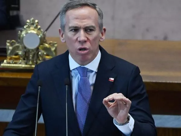 Alessandri pide perdón a nombre de la Cámara