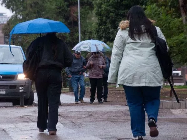 Senapred reporta nueve damnificados y más de 230 mil clientes sin luz por sistema frontal