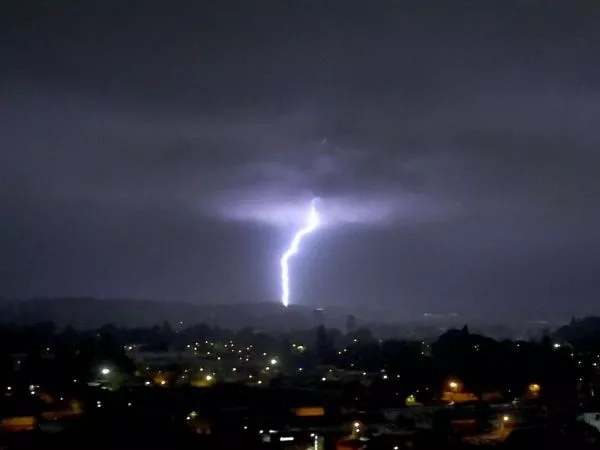 Meteorología emite aviso por tormentas eléctricas en la RM y otras tres regiones