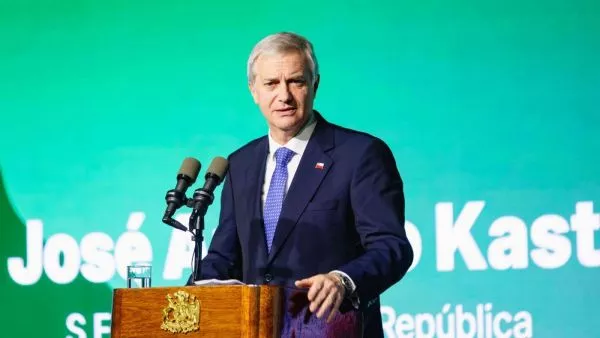 Pulso Ciudadano: desaprobación de Presidente Kast sube a 56,6% y aprobación cae a mínimo histórico