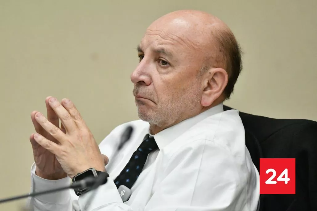 Senador Castro (PS) tras falta de votos en megarreforma: "En resumen lo que quedó fue un bochorno"