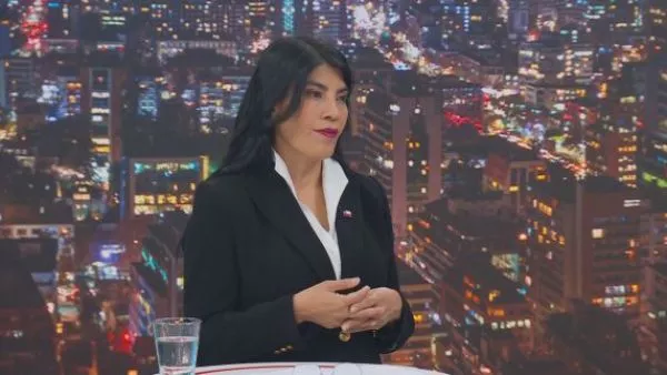 Ministra Lincolao incumplimientos en Becas Chile