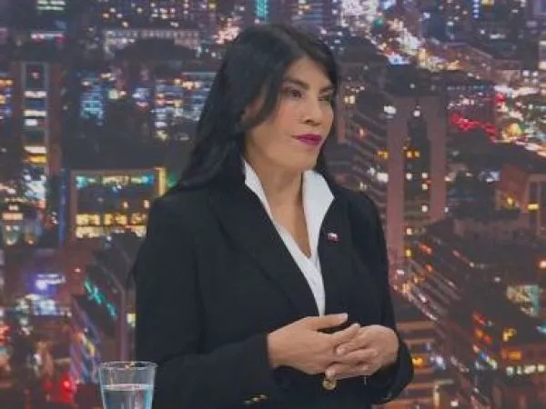 Ministra Lincolao incumplimientos en Becas Chile
