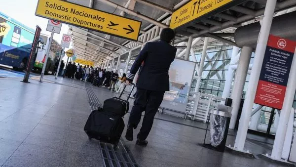 Aerolínea lanza pasajes con descuentos de 70% y niños a mitad de precio