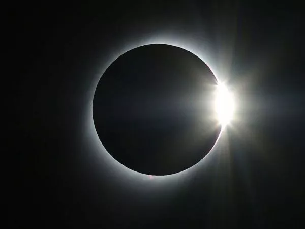 Eclipse solar 2026: hora, duración y cómo seguirlo desde Chile
