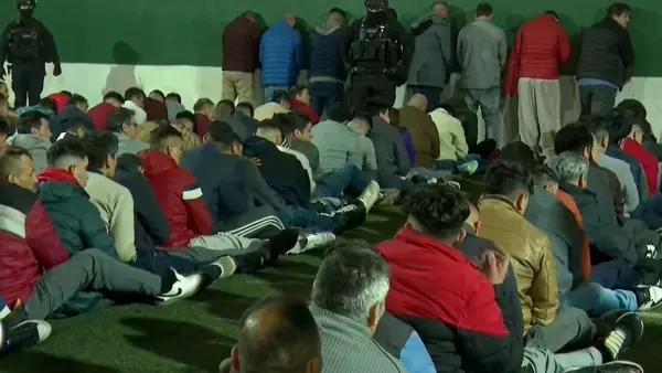 Imágenes de reos trasladados desde Santiago 1 a cárcel de Talca