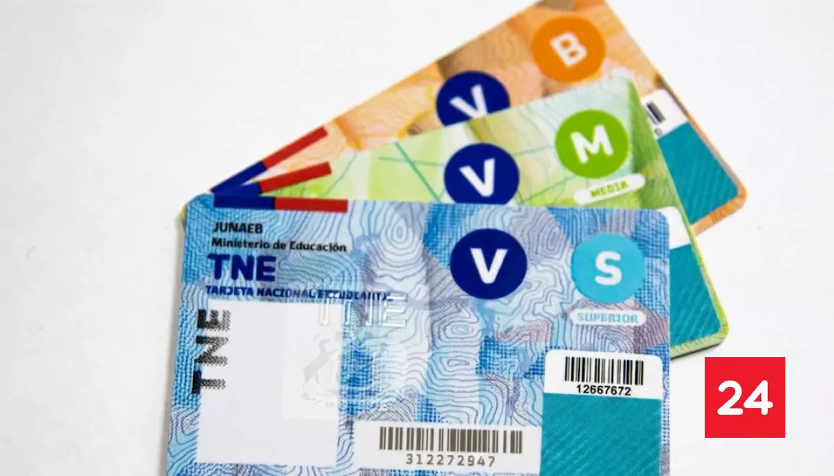 Junaeb anuncia digitalización gradual de la Tarjeta Nacional Estudiantil para reemplazar el plástico