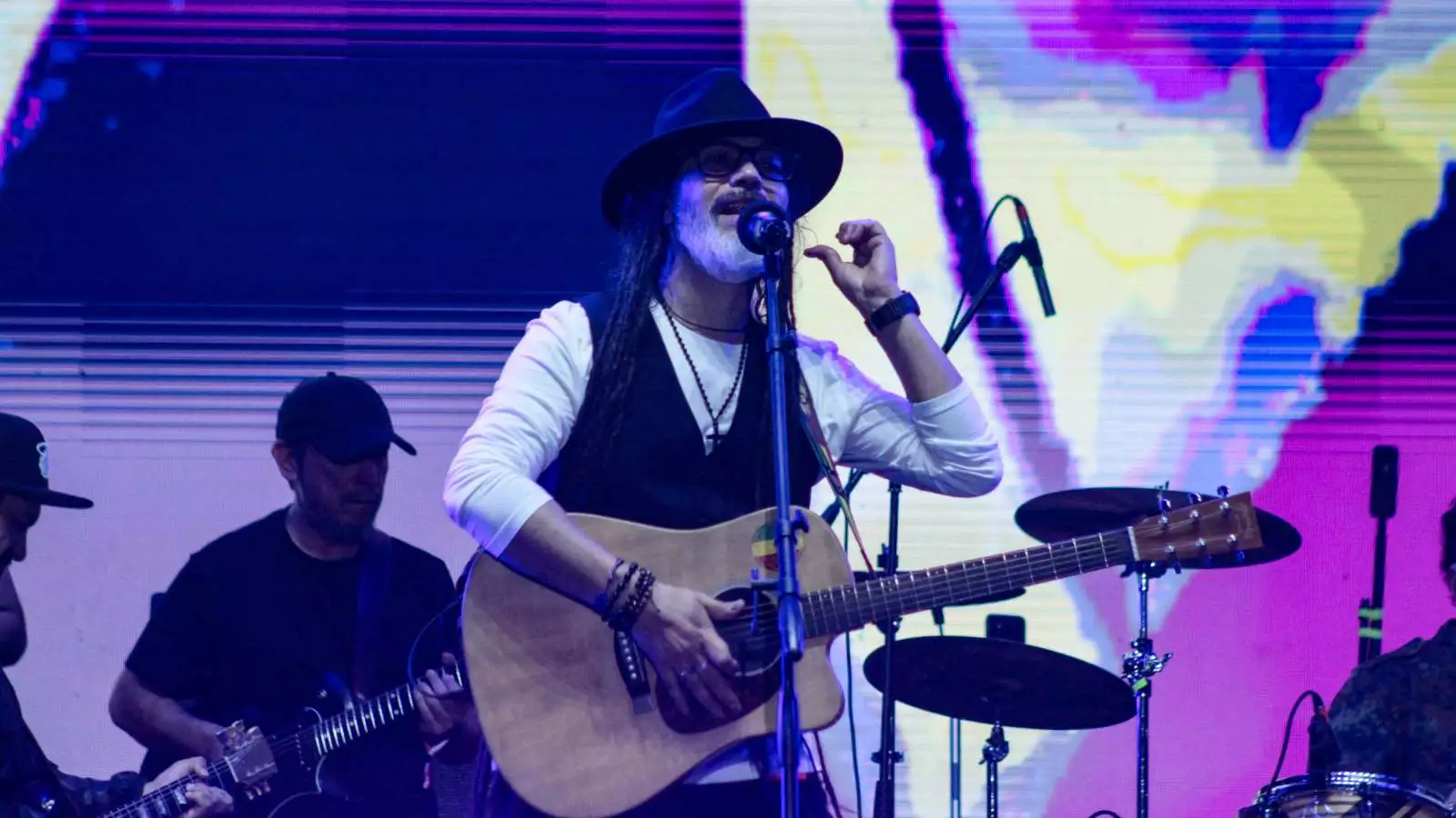 Quique Neira tocando en Festival REC 2026