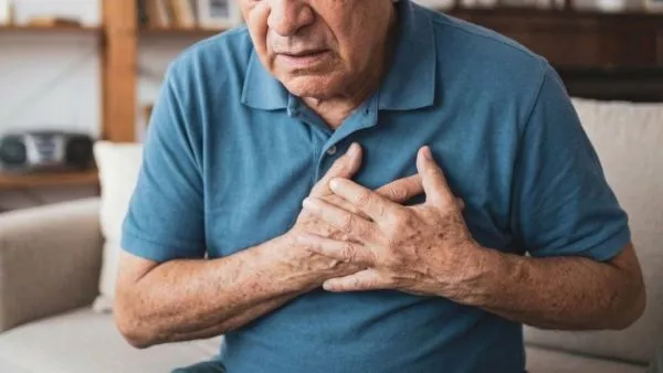 Bajas temperaturas elevan hasta un 20% el riesgo de infartos en personas mayores